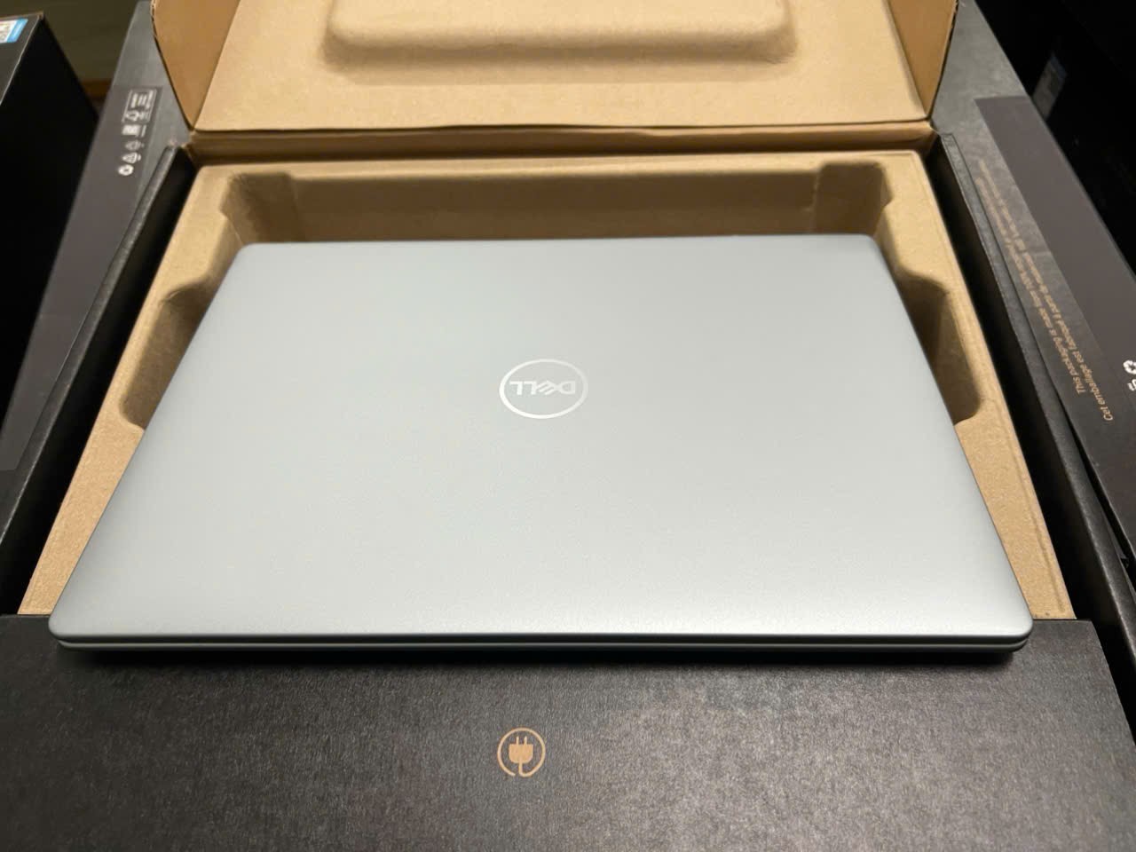 Laptop Dell Inspion 7440 Plus i5-12H/16/512 new